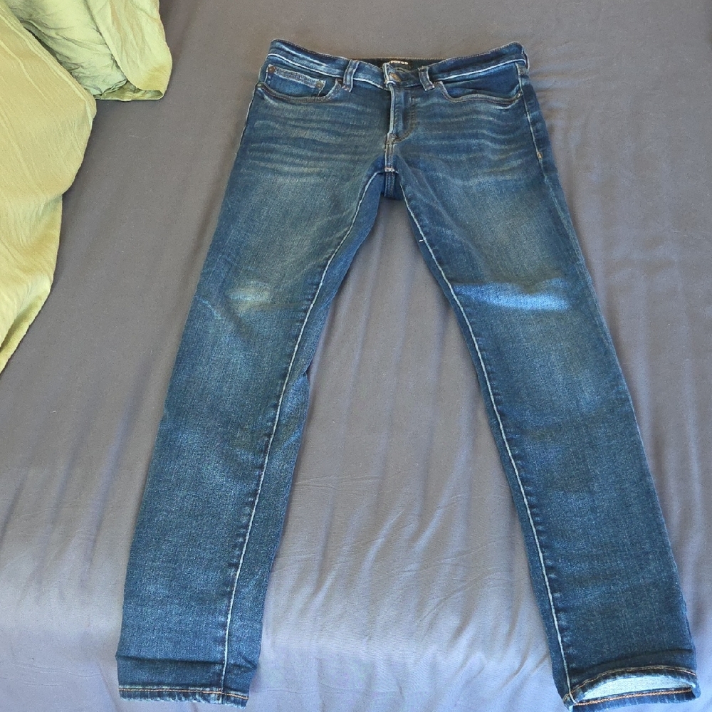 Express Dark Blue Denim Jeans with Contrast Stitching Size 30x32. Skinny